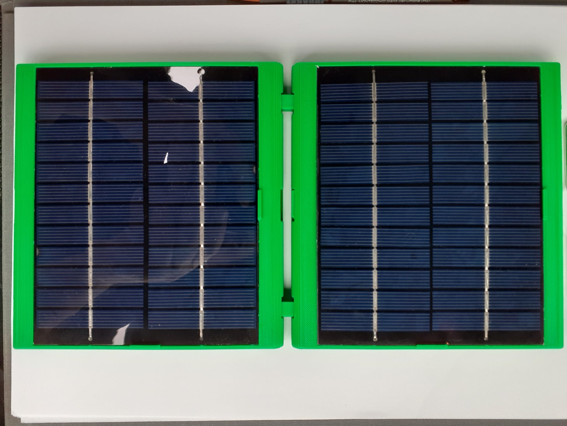 SunLikers - kit 2 Pannelli solari portatili modulari per escursionismo, trekking, sci, sky, attività all'aperto, kit di emergenza o kit di sopravvivenza, per smartphone gps, lampade, piccoli apparecchi elettrici, batterie, power bank . pannelli da 12v 